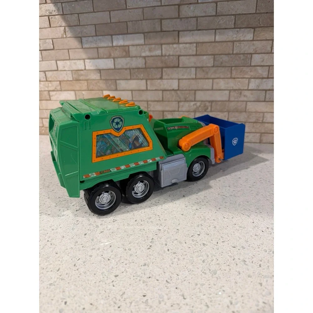 Paw Patrol Rocky's Reuse It Deluxe Garbage Trash Recycle Truck